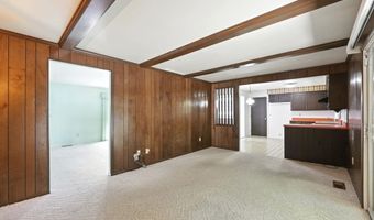 405 Hilltop Dr, Angola, IN 46703