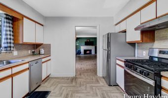 420 Pine Land Dr SE, Ada, MI 49301