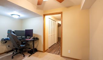 1211 10th Ave SE, Altoona, IA 50009