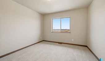 2820 E Hazelnut St, Brandon, SD 57005