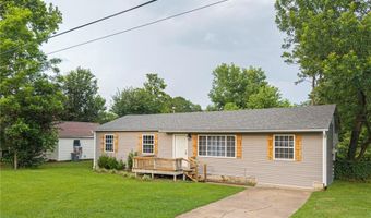 702 9th St, Barling, AR 72923