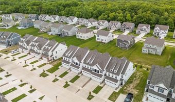 800 Dipper Ln 3, Aurora, OH 44202