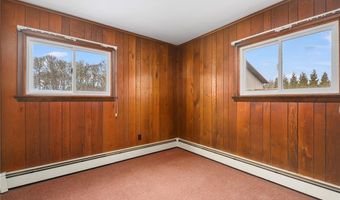 141 Peckham Rd, Little Compton, RI 02837