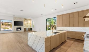 24 Soaring Bird Ct, Las Vegas, NV 89135