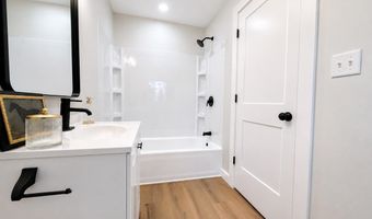 416 W 7th St, Auburn, IN 46706