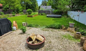 615 Highland Ave, Antioch, IL 60002