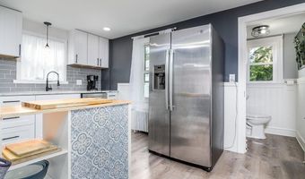 38 Brookside Dr, Cranston, RI 02910