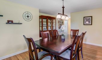515 Park Club Ln, Amherst, NY 14221