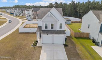 51 Walkabout Dr, Aberdeen, NC 28315