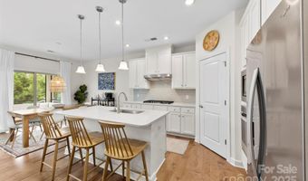 9302 Dufaux Dr, Charlotte, NC 28278