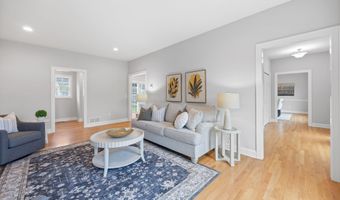 48 Willow St, Cheshire, CT 06410