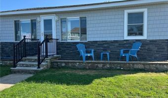 4 Angell Rd, Narragansett, RI 02882
