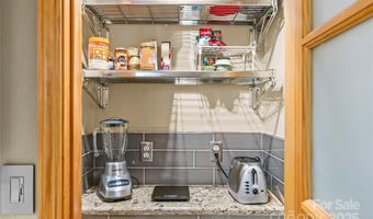 1460 Medford Dr, Charlotte, NC 28205