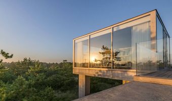 55 Dunes Ln, Amagansett, NY 11930