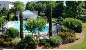 1008 Prestwyck Ct, Alpharetta, GA 30004