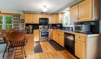 1 Castle View Ln, Belgrade, ME 04917
