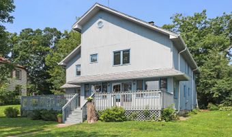 42385 N Woodbine Ave, Antioch, IL 60002