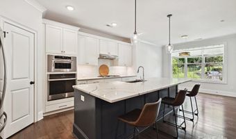 7009 Providence Ln W, Charlotte, NC 28226