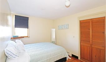 12 Draper Ave, Middletown, RI 02842