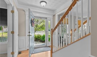 123 CASTLE ROCKS Rd, Warwick, RI 02886