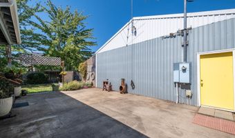 3161 NE Millersburg Dr, Albany, OR 97321