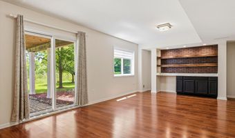 2243 Sun Valley Dr, Ann Arbor, MI 48108