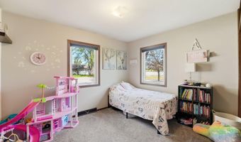 205 Victoria Dr, Alexandria, MN 56308