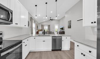 10002 Oliver St, Bay St. Louis, MS 39520