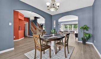567 Brook Meadow Dr, Ballwin, MO 63021