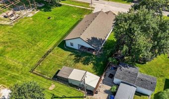 520 E 2nd St, Adrian, MO 64720