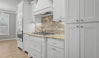 2302 SW Cadwell Ave, Bentonville, AR 72713