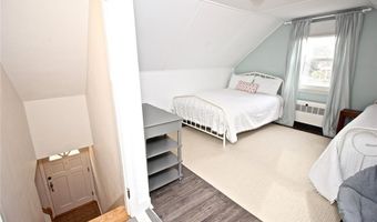 139 Coggeshall Ave, Newport, RI 02840