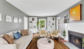 28 Loudon Pkwy, Albany, NY 12211