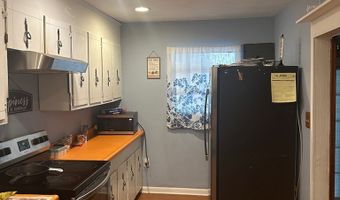 905 5th St, Adel, GA 31620