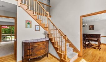 4 Crestwood Dr, Blackstone, MA 01504
