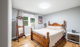 116 Chestnut Ridge Rd, Bethel, CT 06801