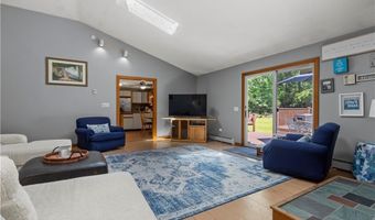 189 Wolf Rock Rd, Exeter, RI 02822