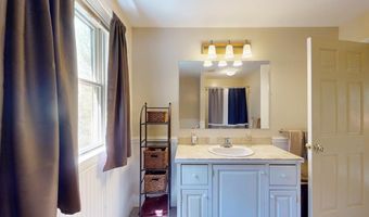 265 Stonewall Dr, Bristol, VT 05443
