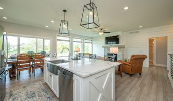 526 Sunset Dr SE, Altoona, IA 50009