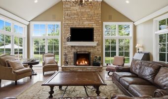 23855 W Sarah Ct, Antioch, IL 60002