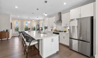 23158 HORSESHOE TRAIL Sq, Brambleton, VA 20148