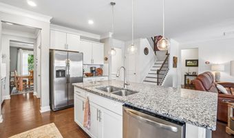 801 Deepwood Ct, Boiling Springs, SC 29316