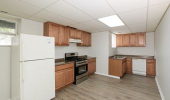 1321 Ivy Ln, Algonquin, IL 60102