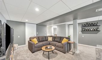 5538 Silverpoint Dr, Cincinnati, OH 45247