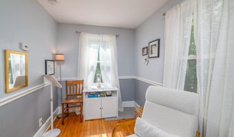 795 Riverside Dr, Augusta, ME 04330