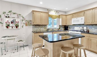 16 MULLIGAN Dr, Reading, PA 19606