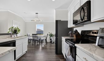 8001 White Spruce Trl, Bauxite, AR 72011