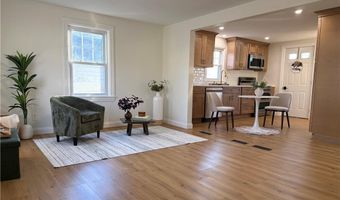 122 Elder St, Lincoln, RI 02865