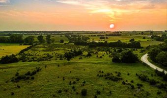 1587 N 450 Rd, Baldwin City, KS 66006