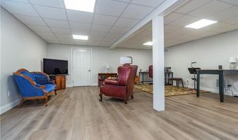 1 Hampton Rd 27, Coventry, RI 02816